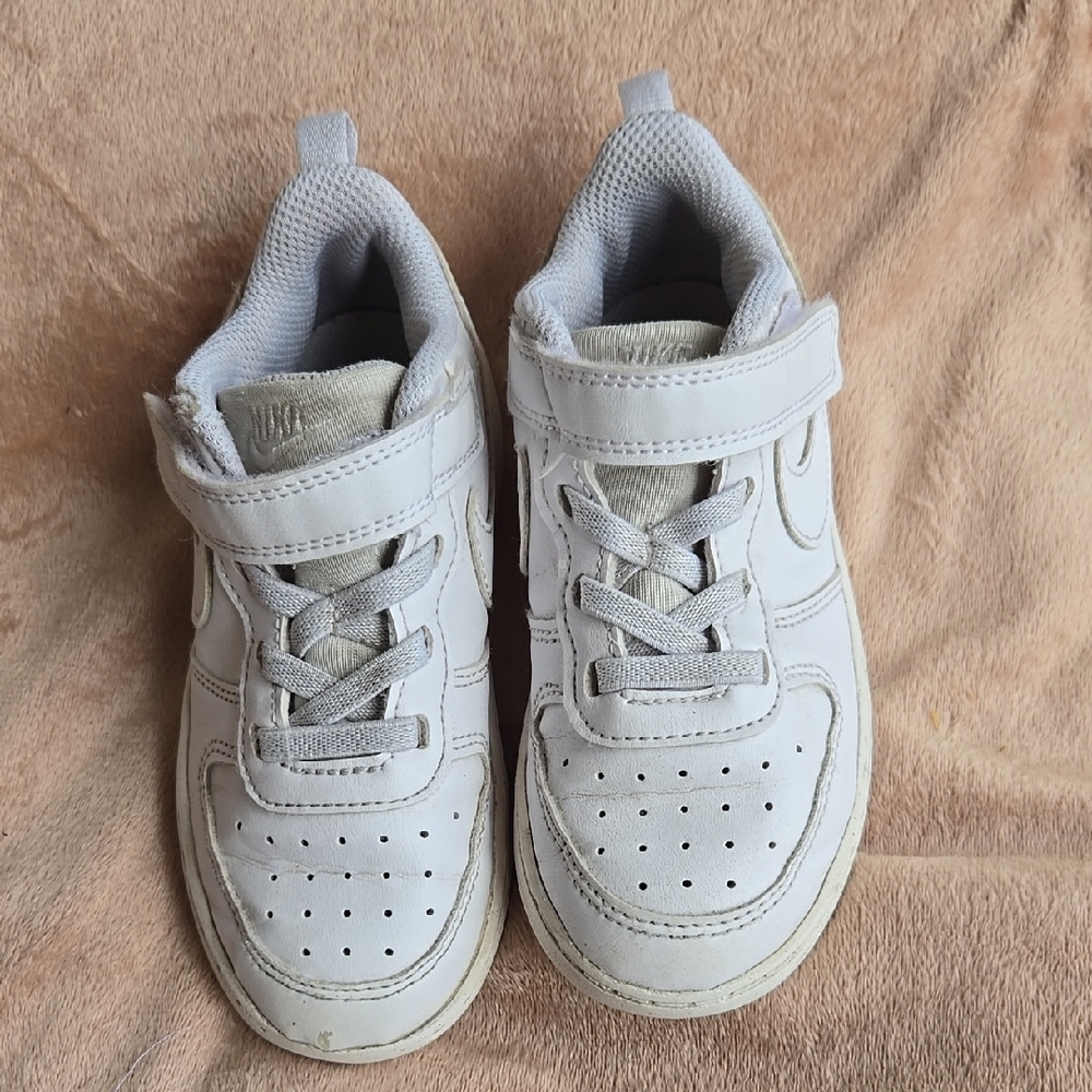 Nike White Kids Sneakers with Grey Accents